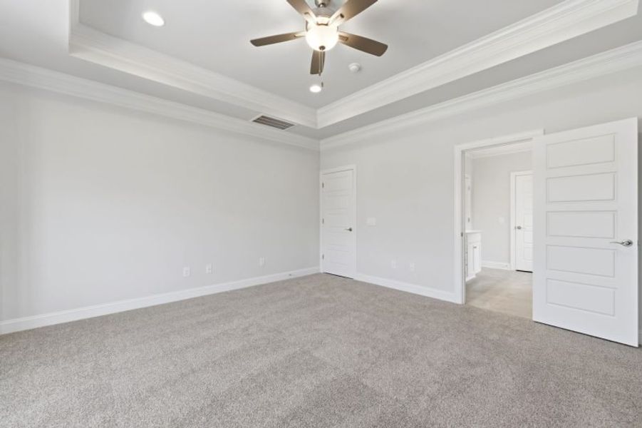 Spacious, unfurnished interior of a new home in Weybridge, Burlington (Image 51).
