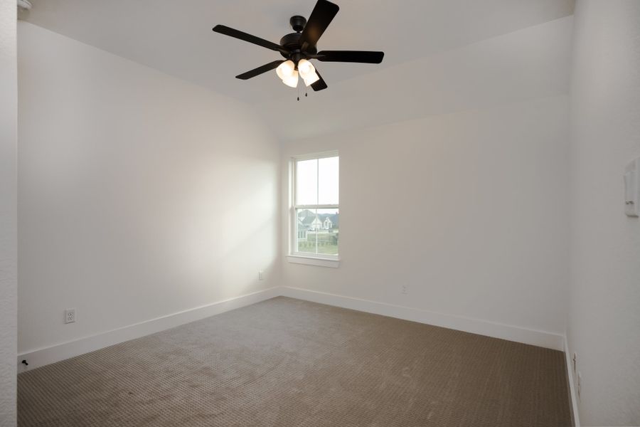 Spacious, unfurnished interior of a new home in Greens Prairie Reserve, College Station (Image 43).