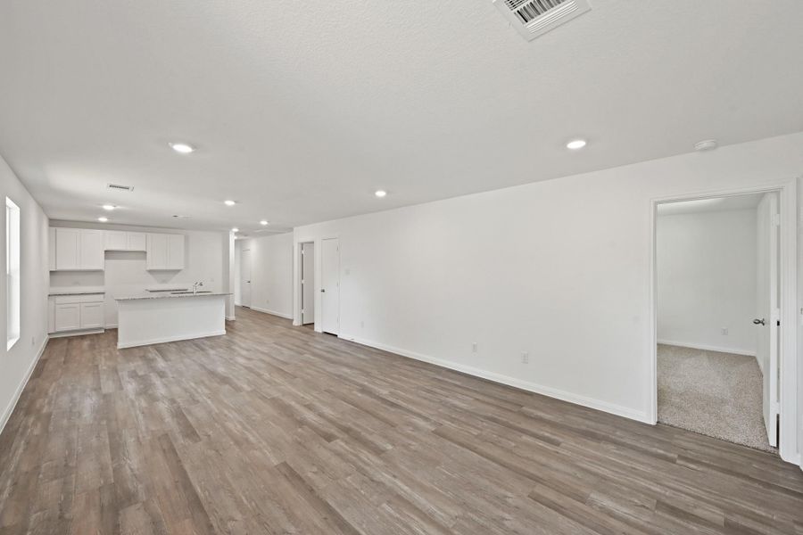 Spacious, unfurnished interior of a new home in McCrorey Trails, Conroe (Image 5). Spacious, unfurnished interior of a new home in McCrorey Trails, Conroe (Image 5).