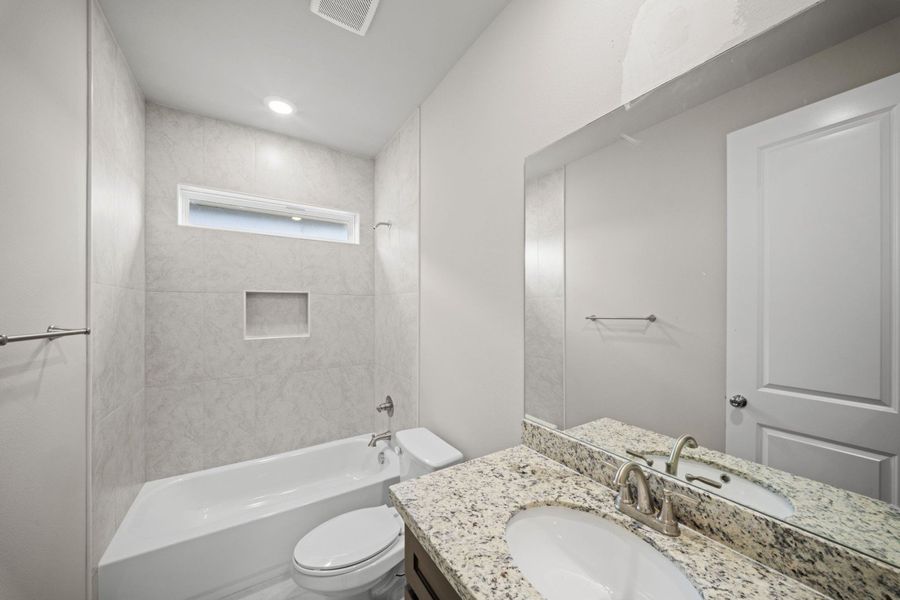 Furnished interior view inside a new home in Monte Cielo, Weslaco (Image 6).