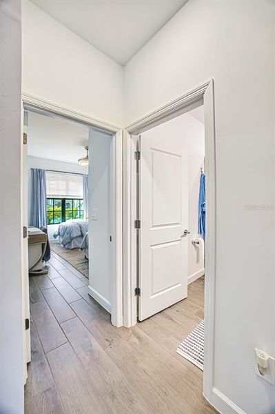 Spacious, unfurnished interior of a new home in , Fort Myers (Image 21).