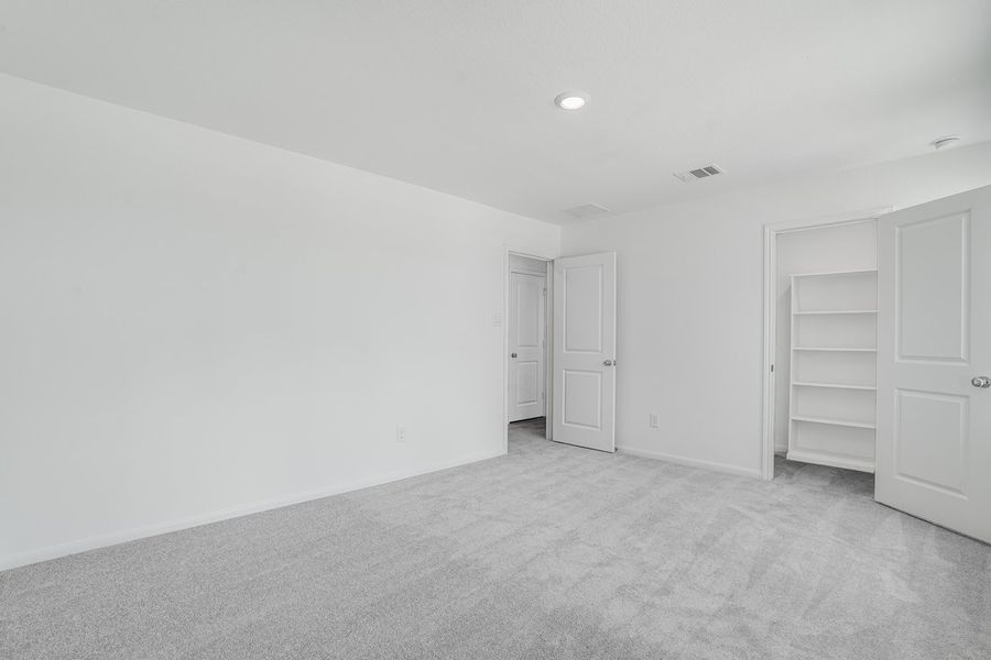 Spacious, unfurnished interior of a new home in Redbud 45s, Hockley (Image 11).