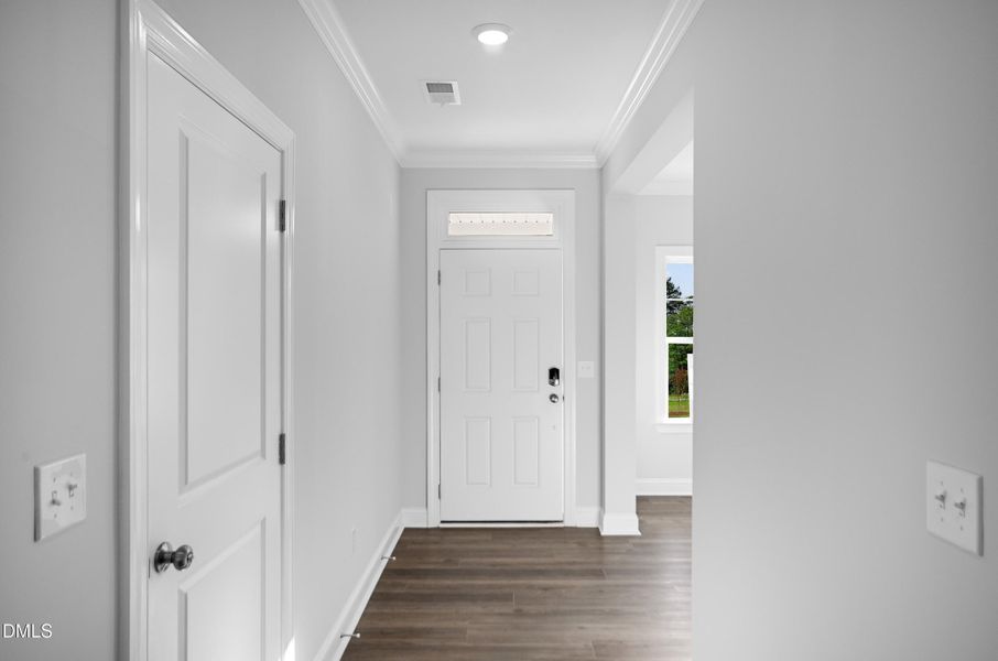 SUN_Everlee_Pic_LandrumIII_Foyer_1of1