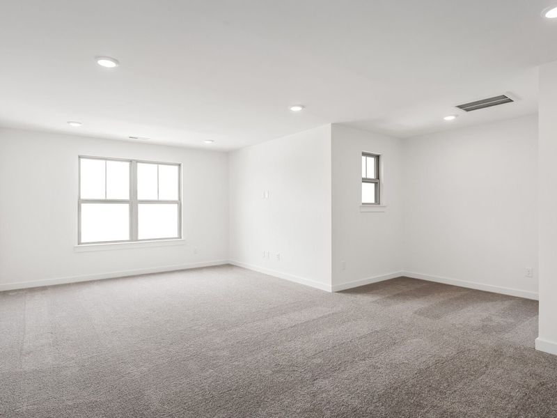 Spacious, unfurnished interior of a new home in Woods Crossing, Gallatin (Image 64).