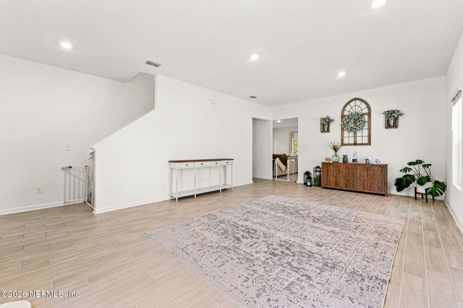 Spacious, unfurnished interior of a new home in Wilford Oaks, Orange Park (Image 23).