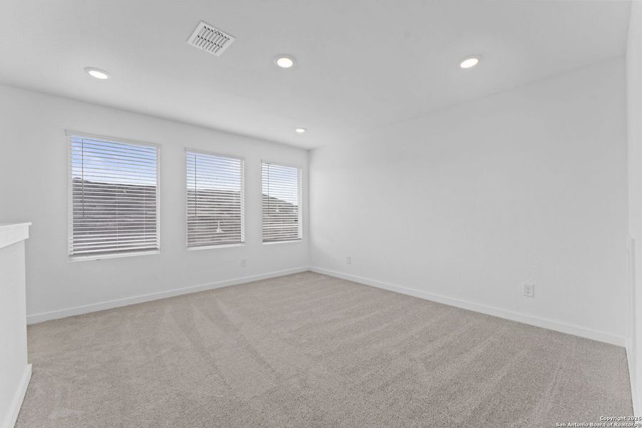 Spacious, unfurnished interior of a new home in Hightop Ridge, Converse (Image 16).