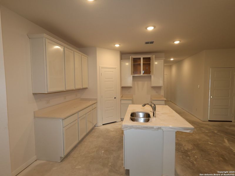 Image 31 of a home in Greenspoint Heights.