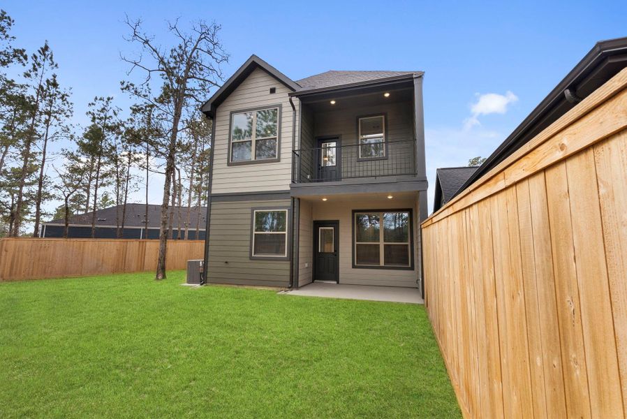 Exterior details and patio area of a home in Kresston, Montgomery (Image 3).