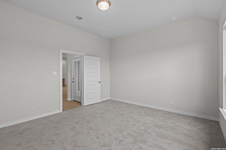 Spacious, unfurnished interior of a new home in Stillwater Ranch, San Antonio (Image 31).
