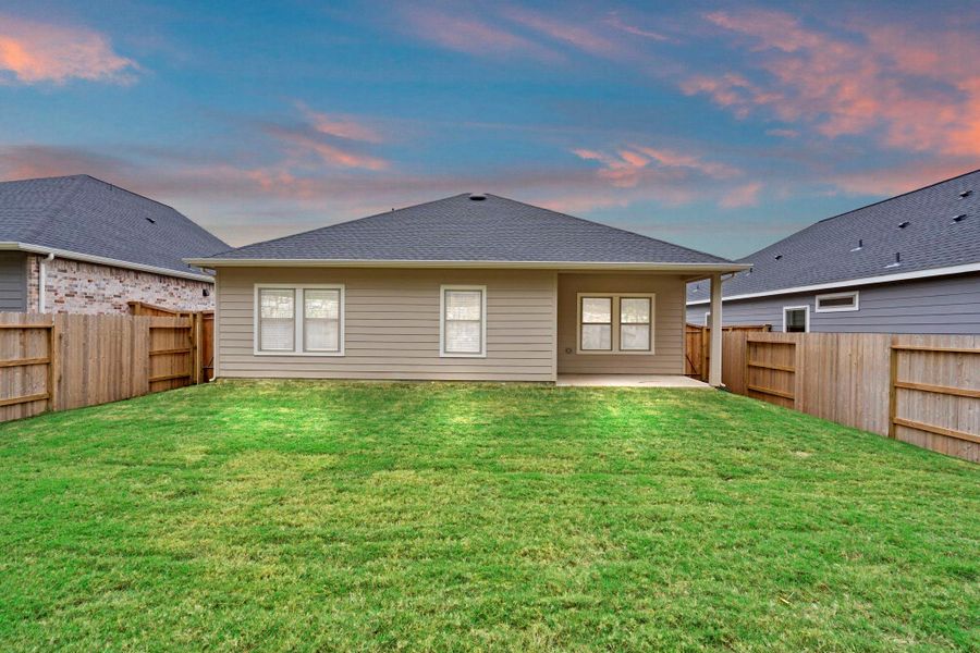 Exterior details and patio area of a home in Westridge Cove 50', Panorama Village (Image 4).