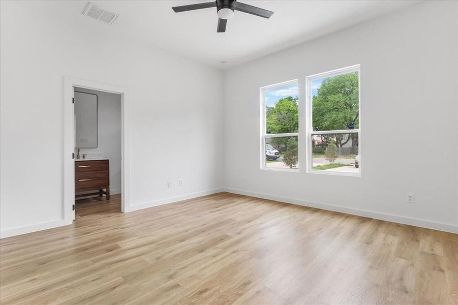 Spacious, unfurnished interior of a new home in , Dallas (Image 11).