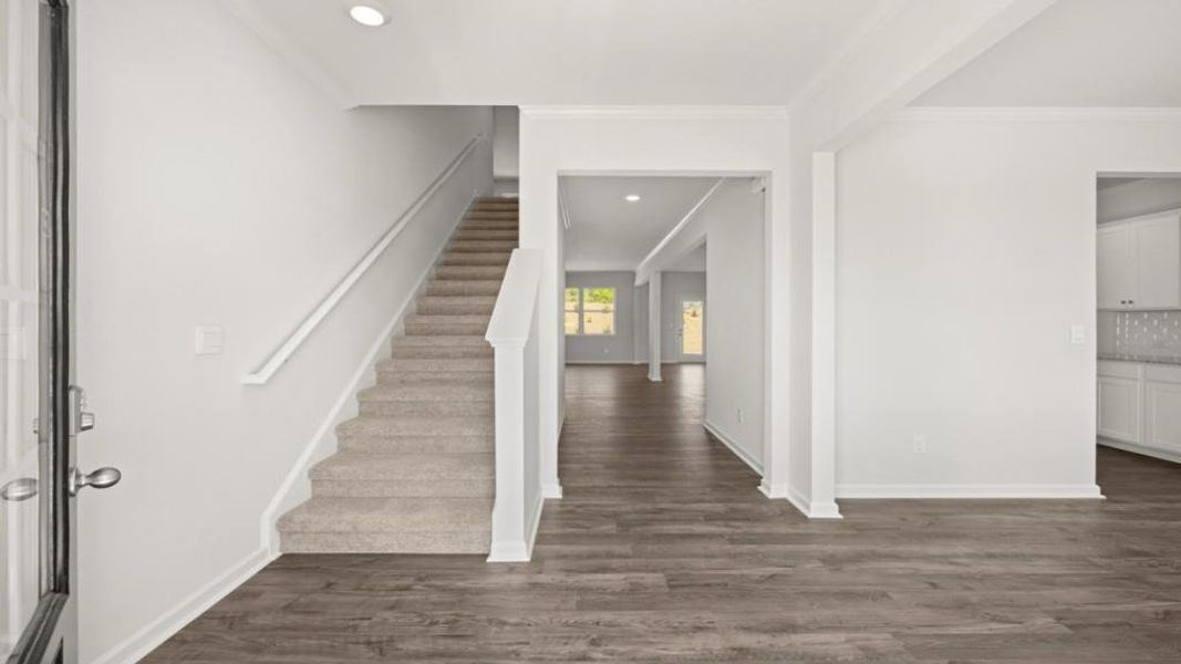 Spacious, unfurnished interior of a new home in Thompson Ridge, Dallas (Image 6). Spacious, unfurnished interior of a new home in Thompson Ridge, Dallas (Image 6).
