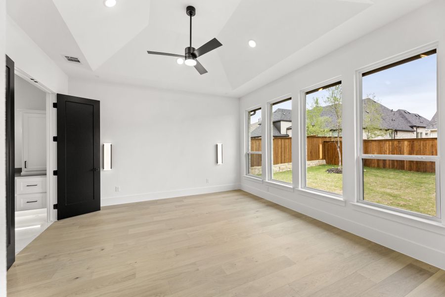 Representative unfurnished interior of a home built from the 6051 by Tradition Homes in Mustang Lakes, McKinney (Image 22).