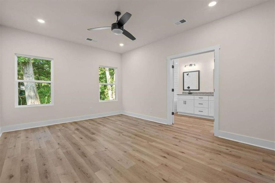 Spacious, unfurnished interior of a new home in , Temple (Image 17).