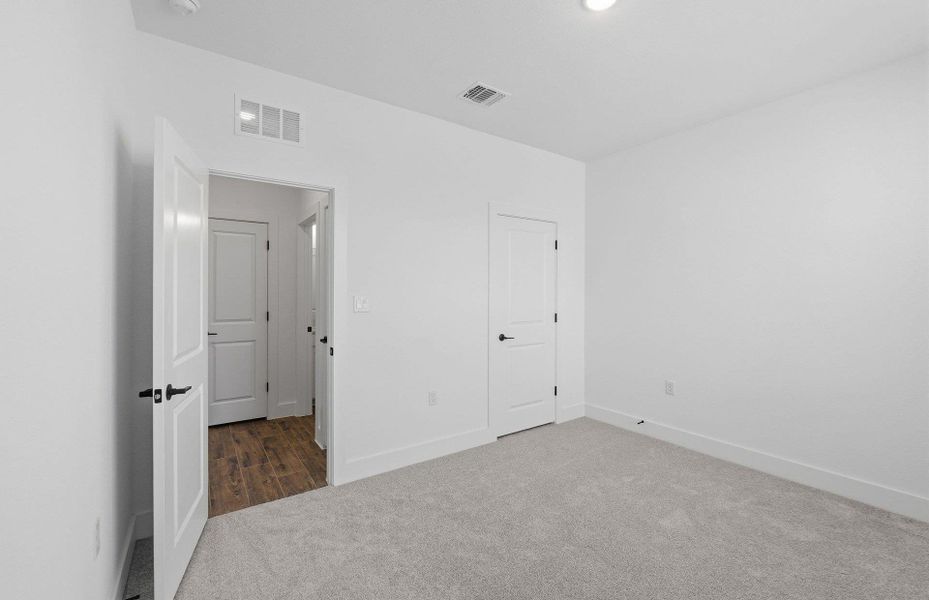 Spacious, unfurnished interior of a new home in Lagos, Manor (Image 20). Spacious, unfurnished interior of a new home in Lagos, Manor (Image 20).