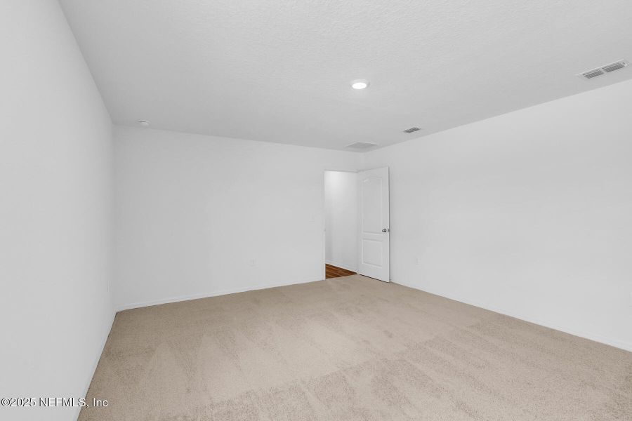 Spacious, unfurnished interior of a new home in Westport Landing, Jacksonville (Image 14).