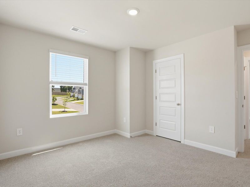 Spacious, unfurnished interior of a new home in Village at White Pine, Pendleton (Image 19). Spacious, unfurnished interior of a new home in Village at White Pine, Pendleton (Image 19).