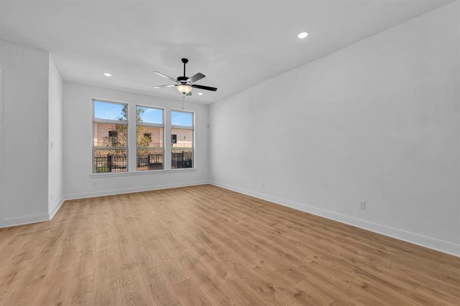 Spacious, unfurnished interior of a new home in Hillside at Las Colinas, Irving (Image 20). Spacious, unfurnished interior of a new home in Hillside at Las Colinas, Irving (Image 20).