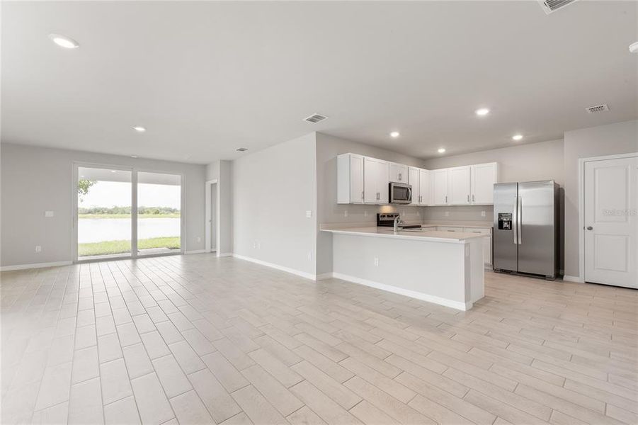 Spacious, unfurnished interior of a new home in Sea Cove, Punta Gorda (Image 18). Spacious, unfurnished interior of a new home in Sea Cove, Punta Gorda (Image 18).