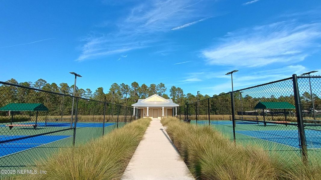 Community amenities in Cross Creek, Green Cove Springs (Image 51).