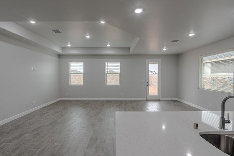 Spacious, unfurnished interior of a new home in Summer Sky North, El Paso (Image 14).
