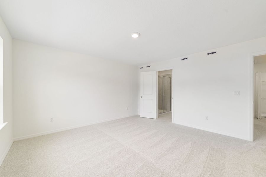 Spacious, unfurnished interior of a new home in Towns at Greenleaf, Oviedo (Image 21). Spacious, unfurnished interior of a new home in Towns at Greenleaf, Oviedo (Image 21).