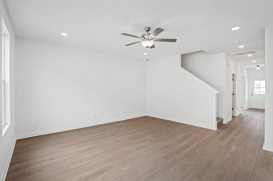 Spacious, unfurnished interior of a new home in Calista Farms, White House (Image 15).