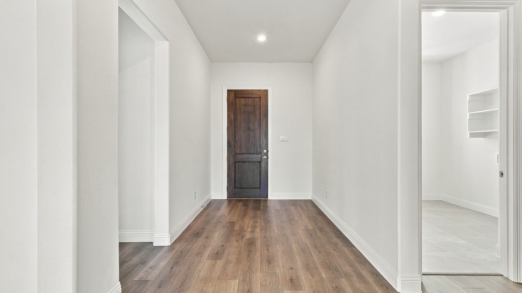 Furnished interior view inside a new home in Green Meadows Classic, Celina (Image 37).