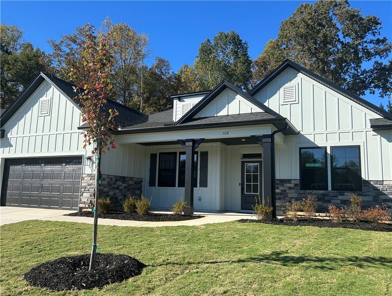 Front exterior of a new home in Edwards Ridge, Central, SC, highlighting curb appeal (Image 20).