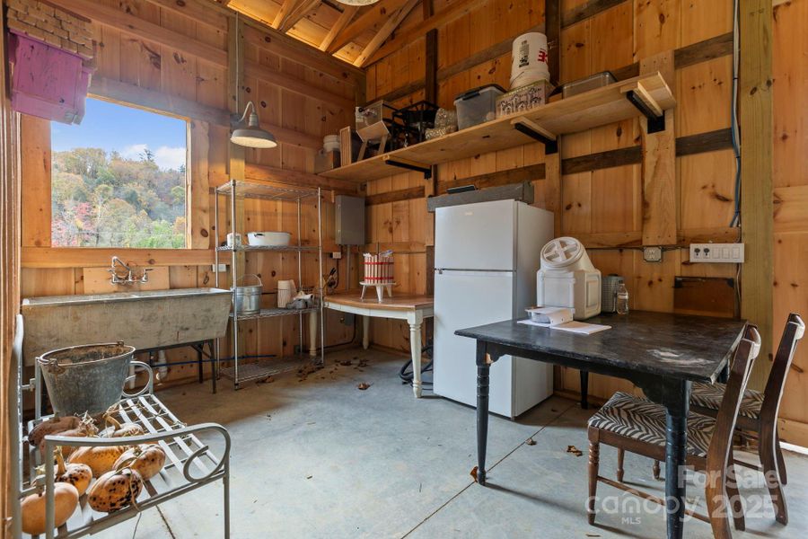 Image 34 of a home in .