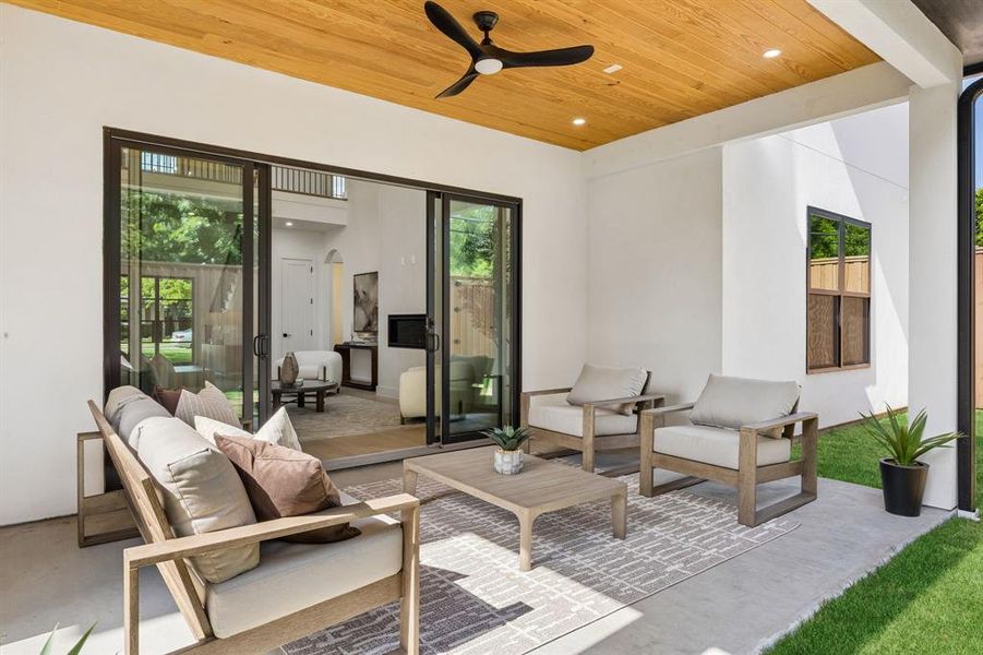 Indoor/outdoor living