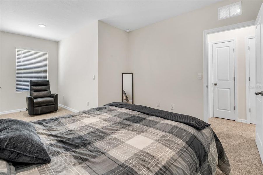 Furnished interior view inside a new home in , Land O' Lakes (Image 24).