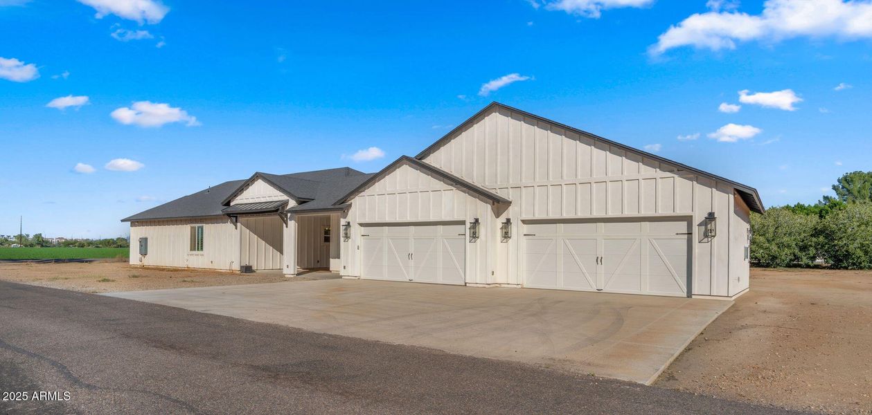 Side Driveway Side Driveway