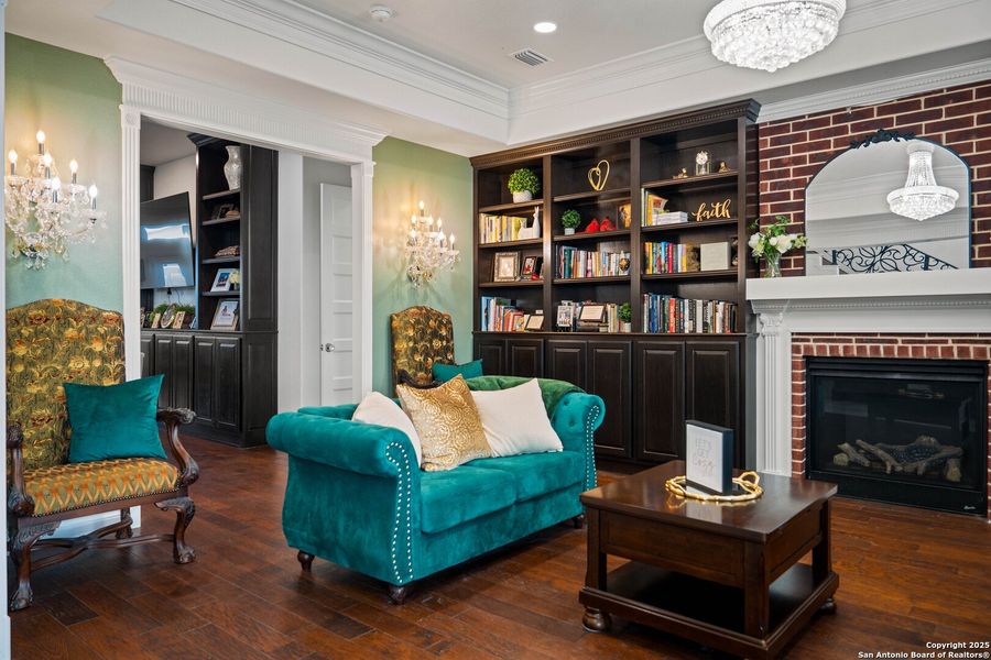 Furnished interior view inside a new home in , Kenedy (Image 22).