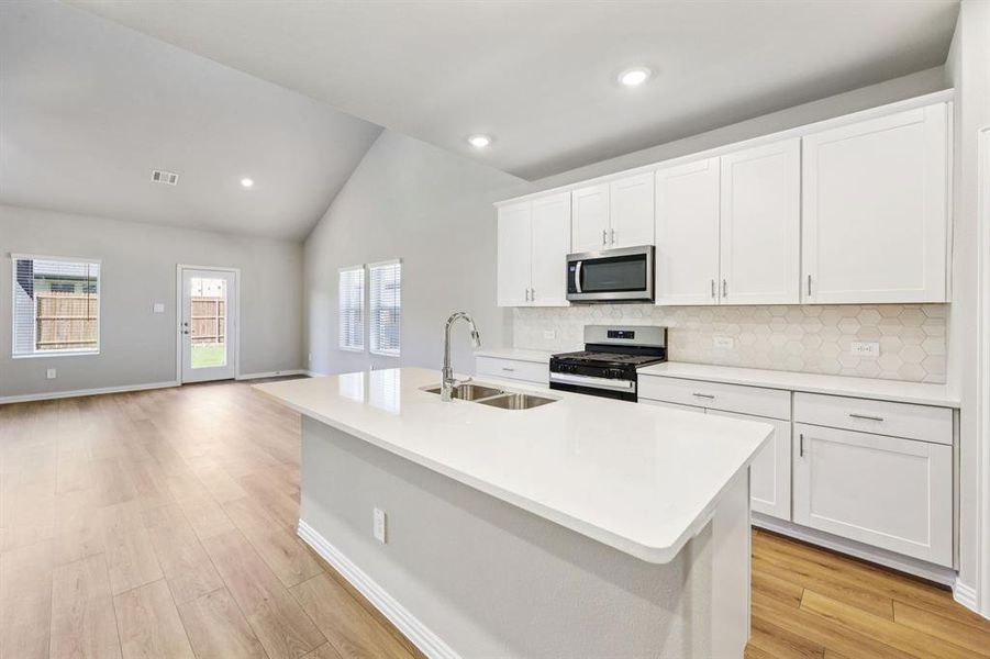 Photo is not of the actual home, but is an inspirational photo of builder’s model home and may depict options, furnishings, and/or decorator features that are not included. Photo is not of the actual home, but is an inspirational photo of builder’s model home and may depict options, furnishings, and/or decorator features that are not included.