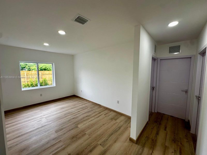 Spacious, unfurnished interior of a new home in , Florida City (Image 42). Spacious, unfurnished interior of a new home in , Florida City (Image 42).