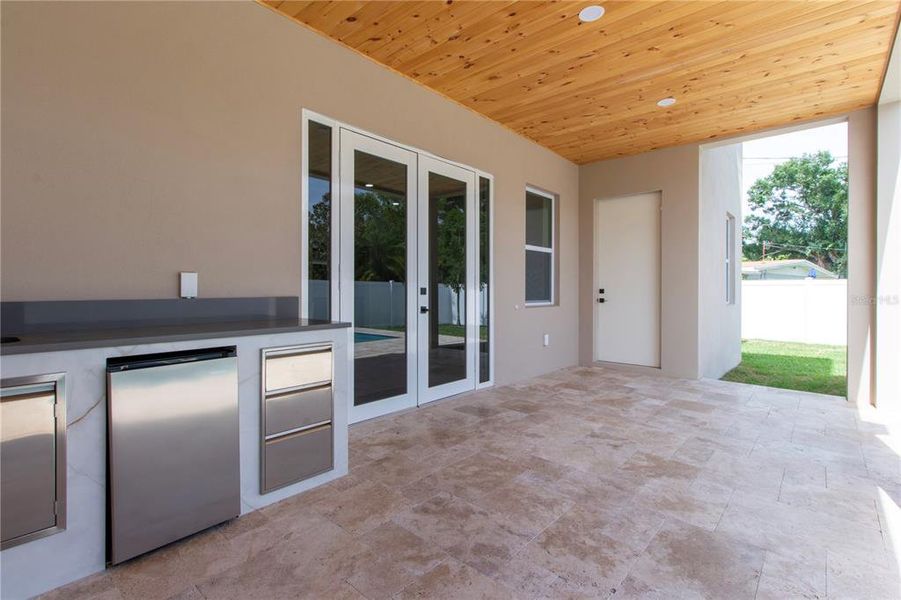Exterior details and patio area of a home in , Tampa (Image 54).