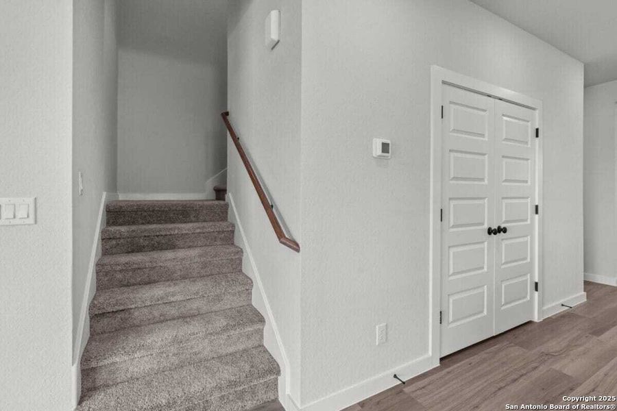 Spacious, unfurnished interior of a new home in August Fields, New Braunfels (Image 24).