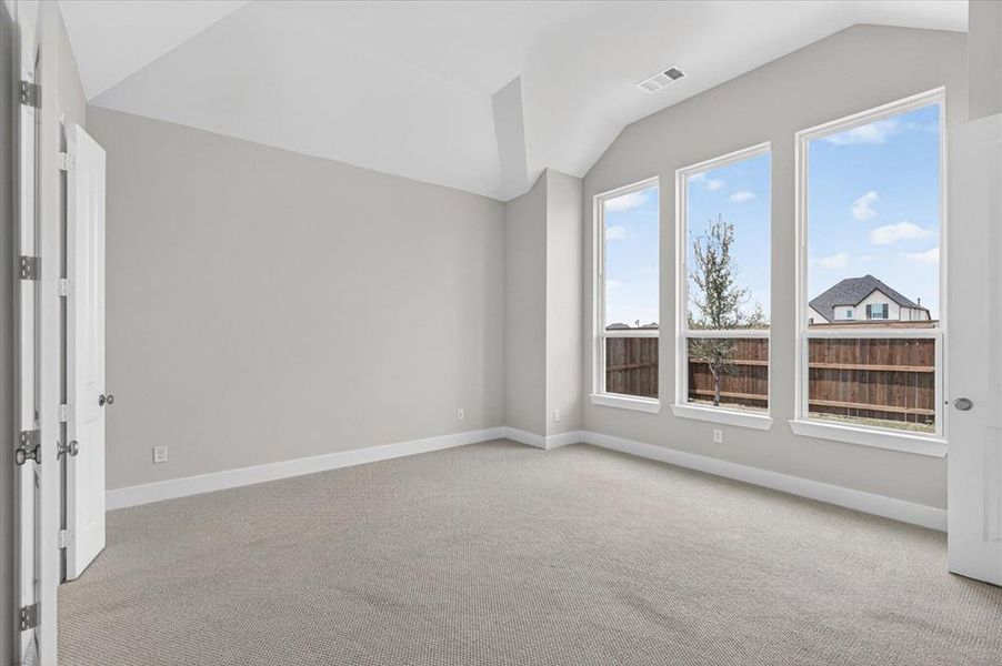 Spacious, unfurnished interior of a new home in Cambridge Crossing, Celina (Image 14).