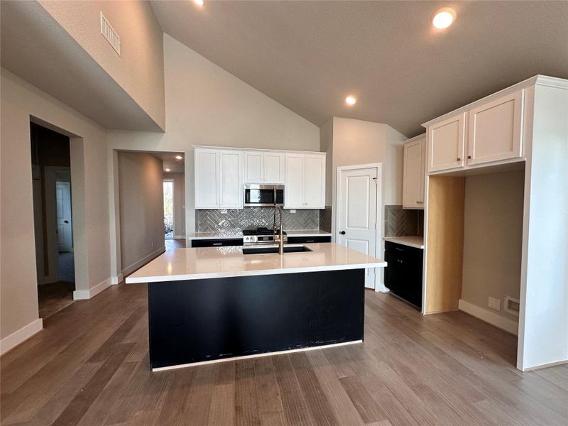 Furnished interior view inside a new home in , Iowa Colony (Image 5).