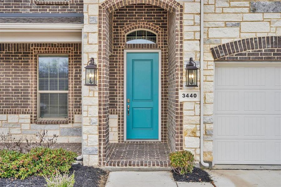 Exterior details and patio area of a home in , Grand Prairie (Image 3).