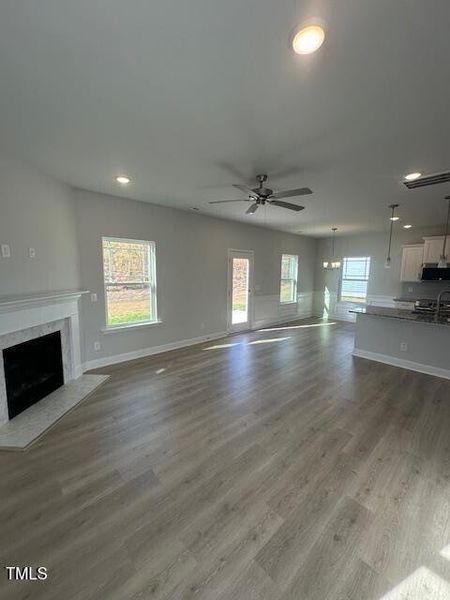 SE 60 family room & kitchen view