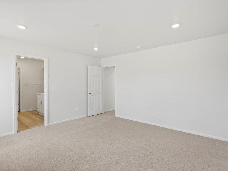 Spacious, unfurnished interior of a new home in Paint Brush Hills, Peyton (Image 14).