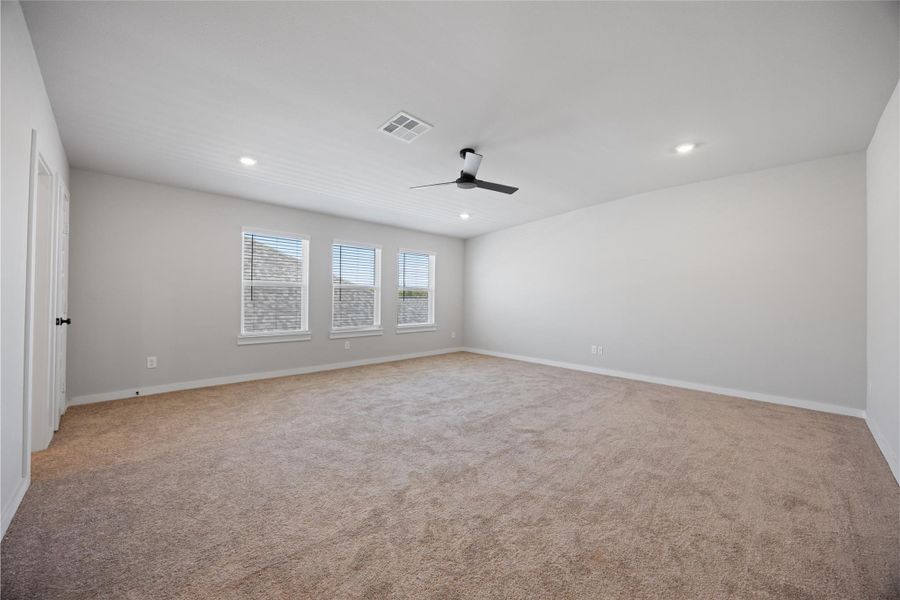 Spacious, unfurnished interior of a new home in Kendall Lakes, Alvin (Image 23). Spacious, unfurnished interior of a new home in Kendall Lakes, Alvin (Image 23).