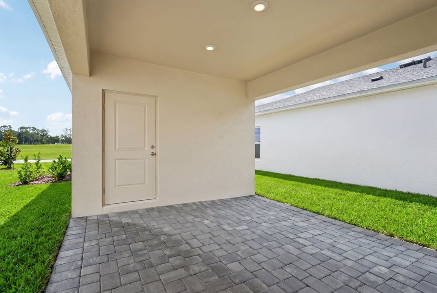 Exterior details and patio area of a home in Pasadena Ridge, Dade City (Image 3). Exterior details and patio area of a home in Pasadena Ridge, Dade City (Image 3).