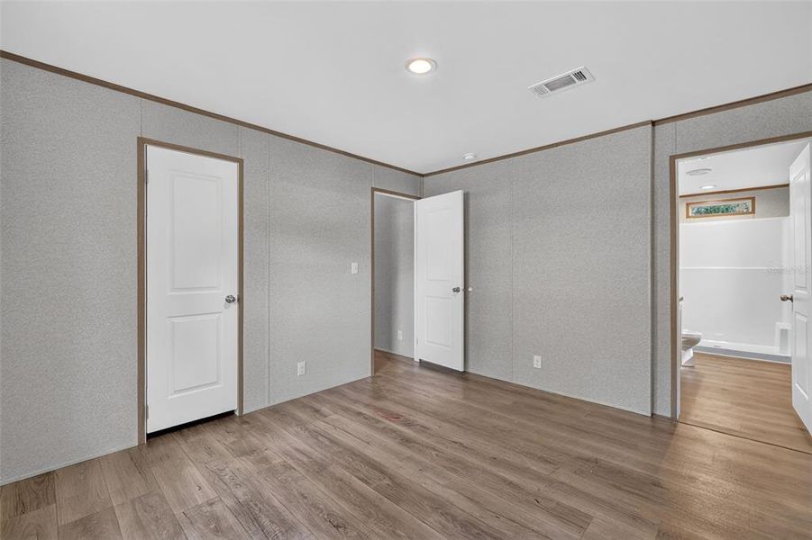 Spacious, unfurnished interior of a new home in , Wildwood (Image 18).
