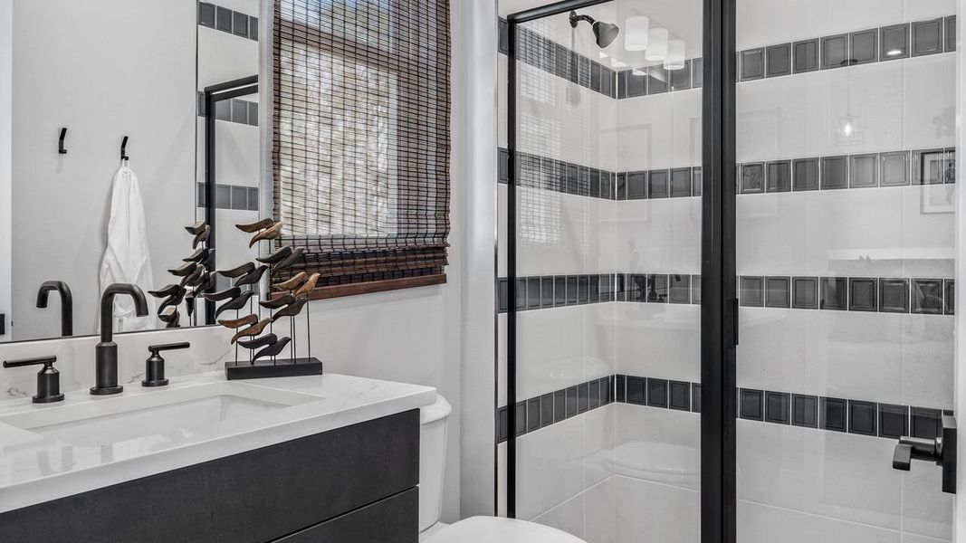 Secondary Bath - Morgan Model Home | Cresswind at Lake Harris