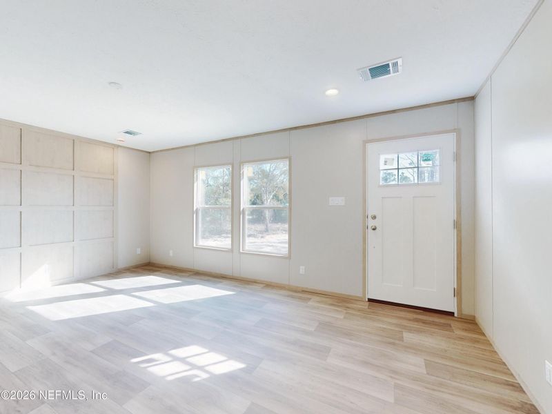 Spacious, unfurnished interior of a new home in , Keystone Heights (Image 8).