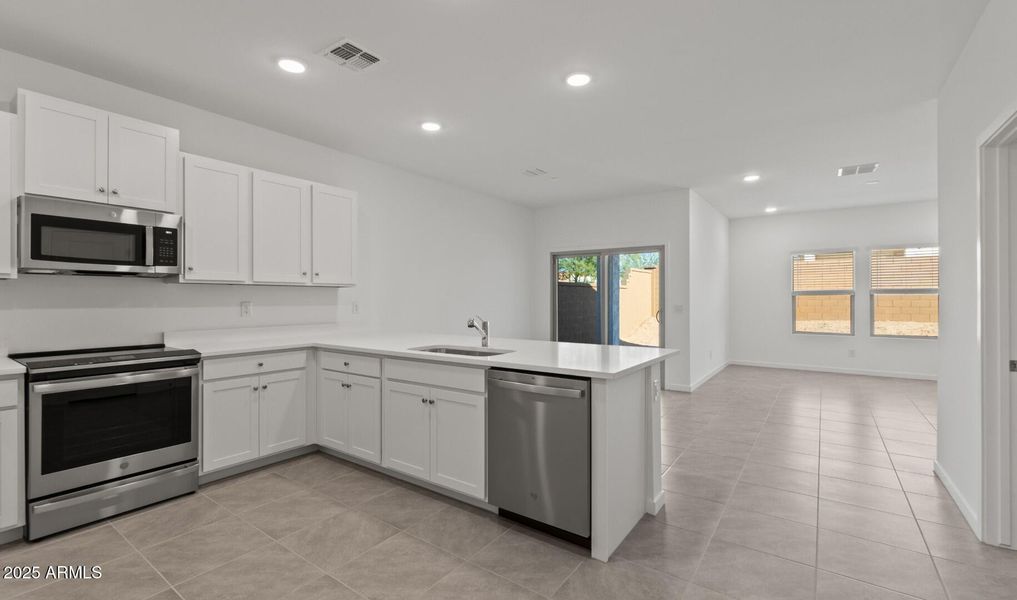 MR Lot #63 Kitchen 4 (Large)