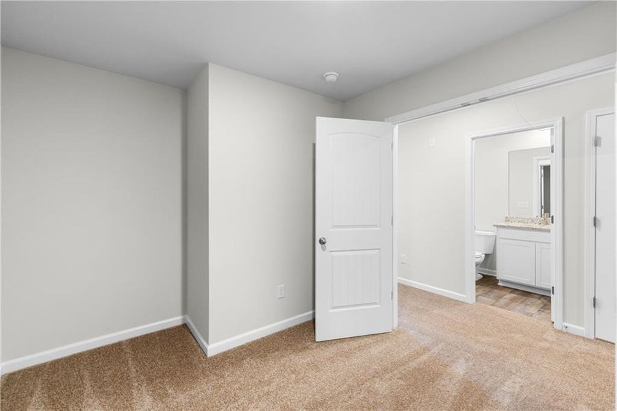 Spacious, unfurnished interior of a new home in The Grove At Mundy Mill, Gainesville (Image 16).